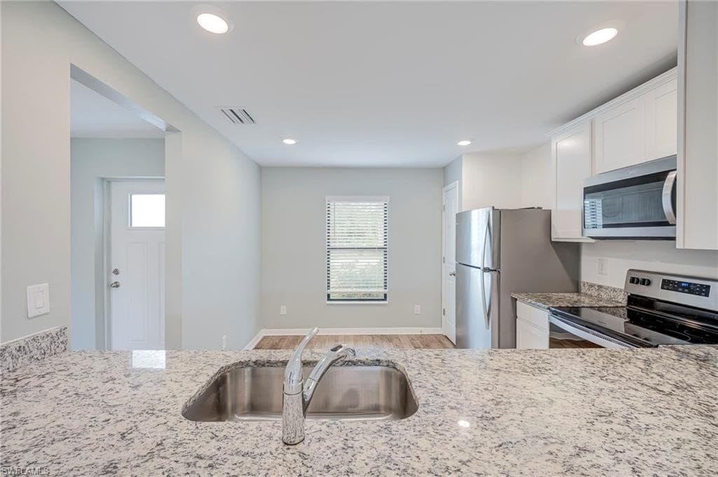 150 Blackstone DR-6