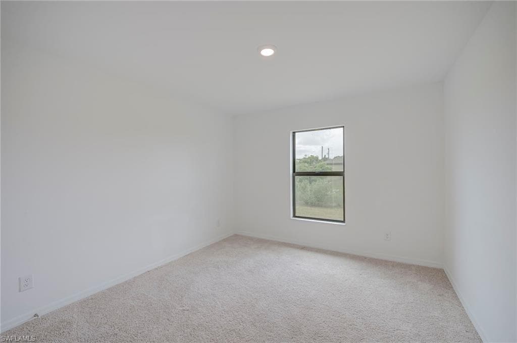 150 Blackstone DR-9