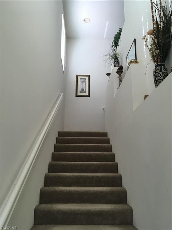 500 Robin Hood CIR 202-3