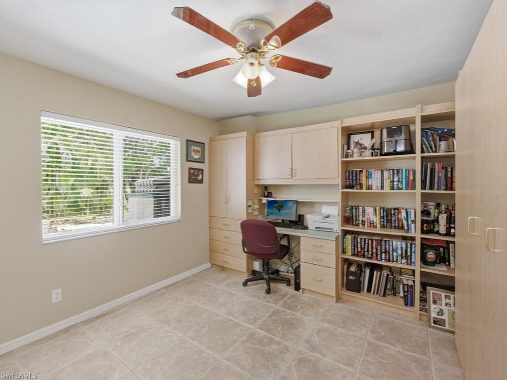 211 Bahama AVE-16