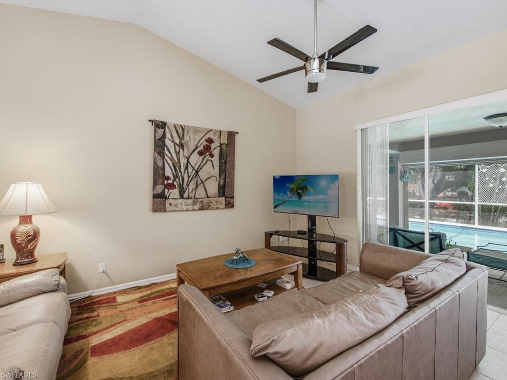 211 Bahama AVE-7