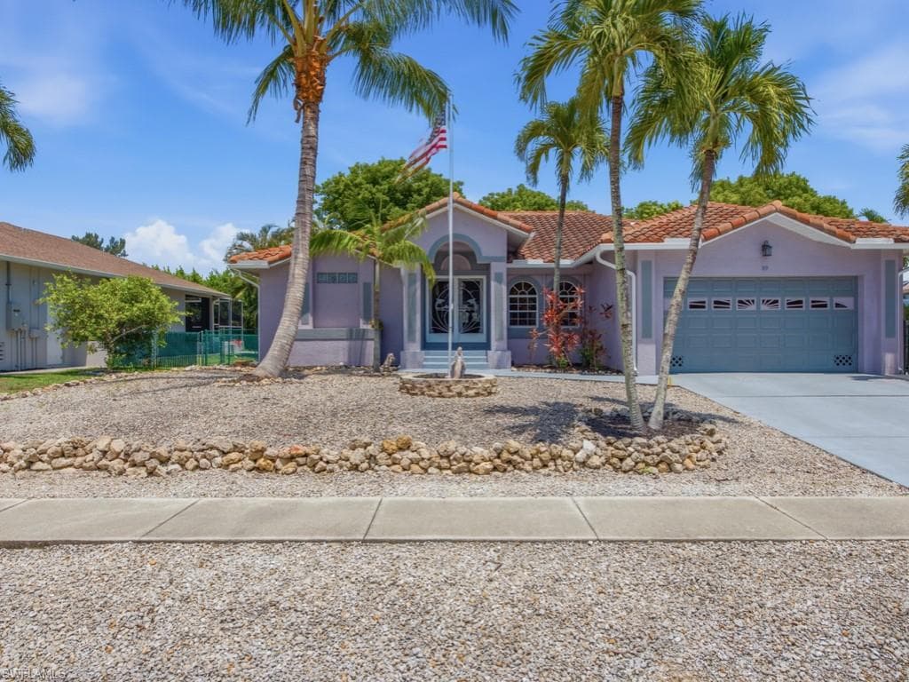 211 Bahama AVE-1