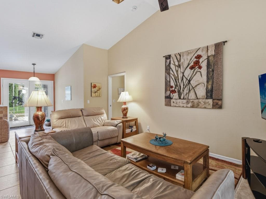 211 Bahama AVE-5
