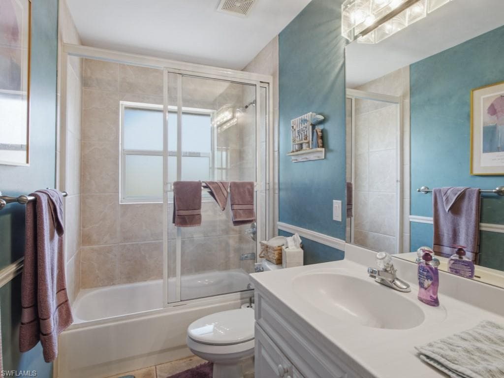 211 Bahama AVE-15