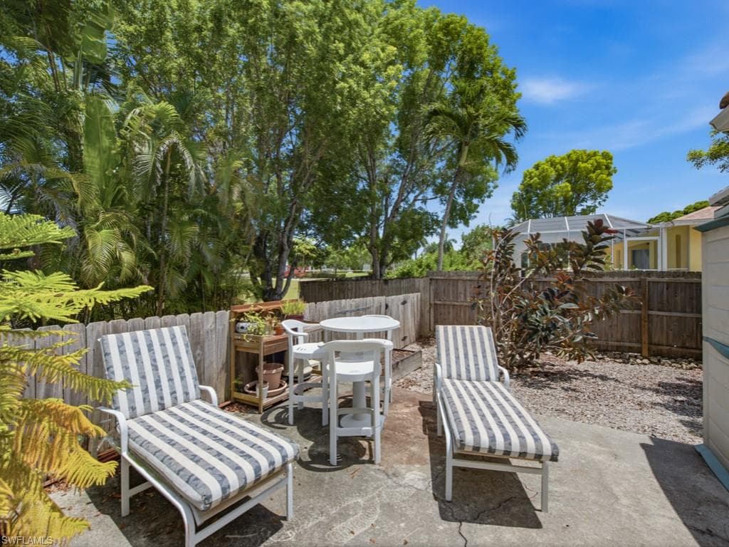 211 Bahama AVE-19