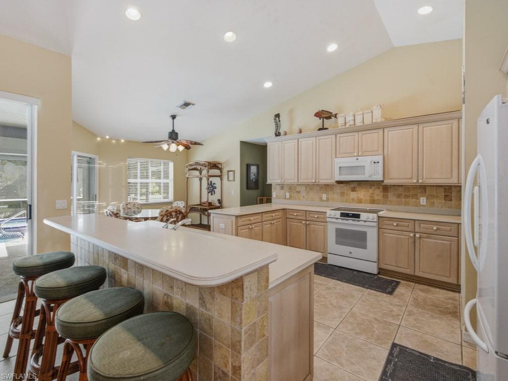 211 Bahama AVE-8