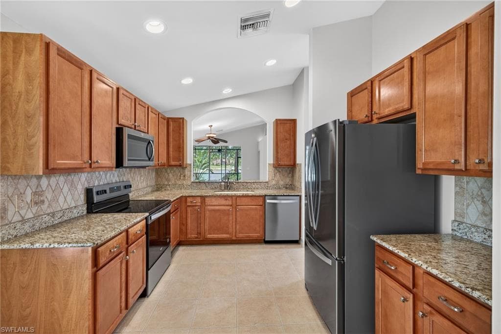 1574 Windamere LN-7