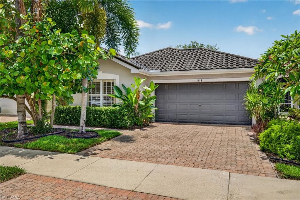 1574 Windamere LN-1
