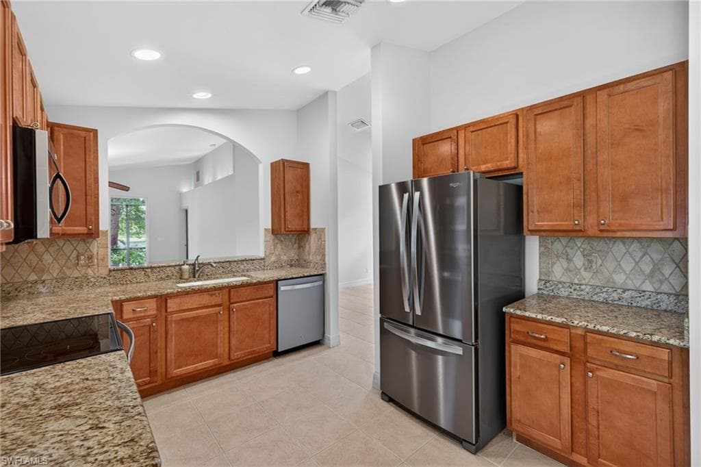1574 Windamere LN-8