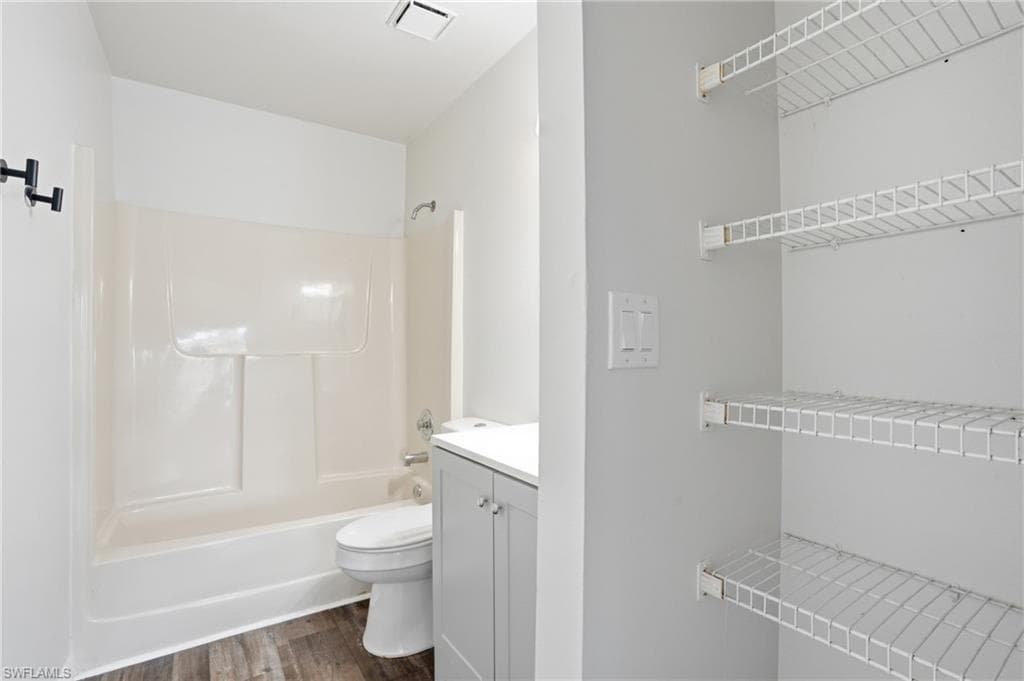 5323 Treetops DR T203-22