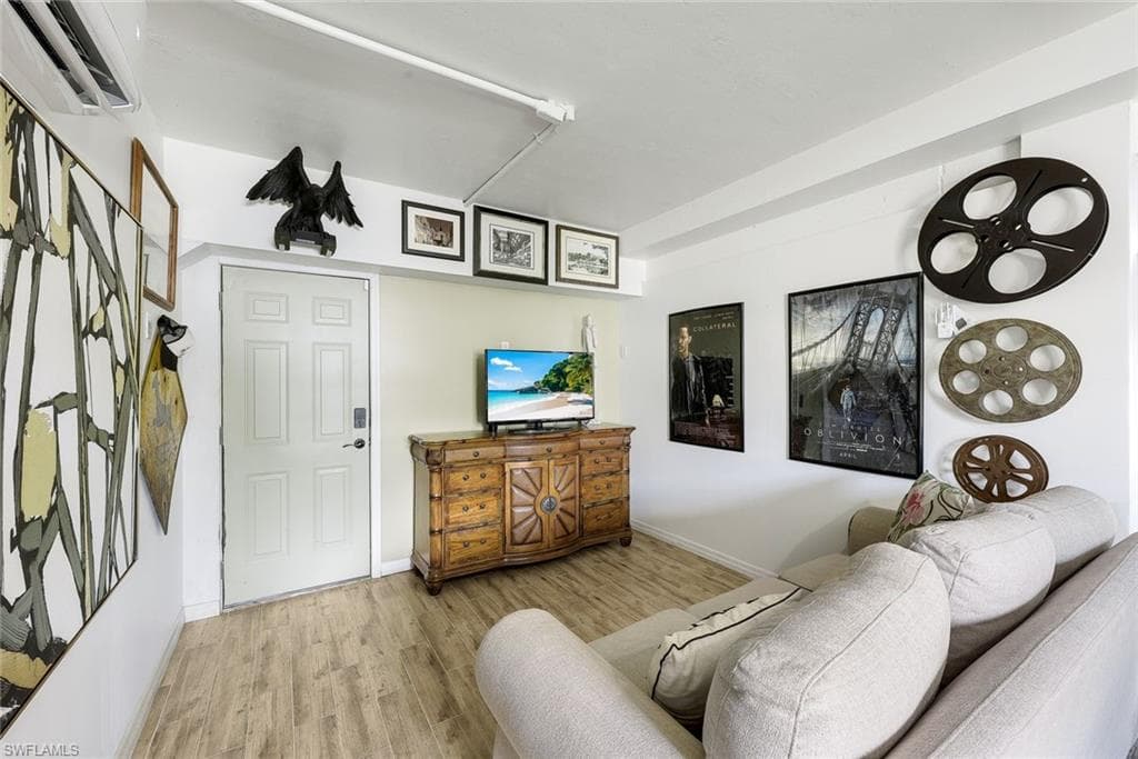 3858 Riviera CIR-36