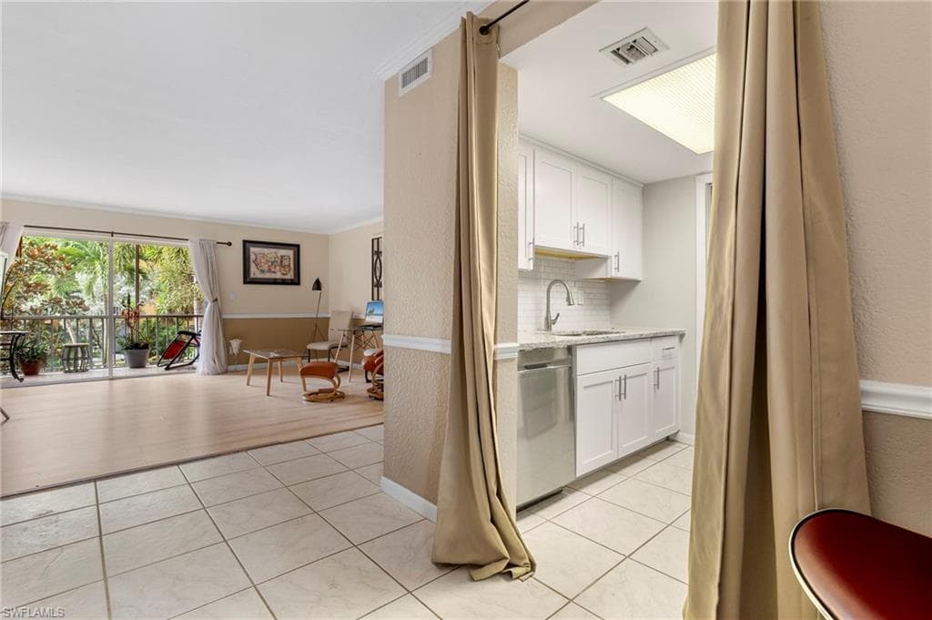 2366 E Mall DR 213-6