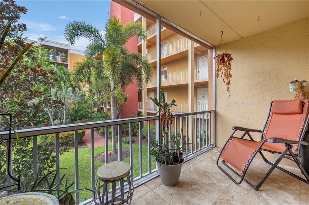 2366 E Mall DR 213-17