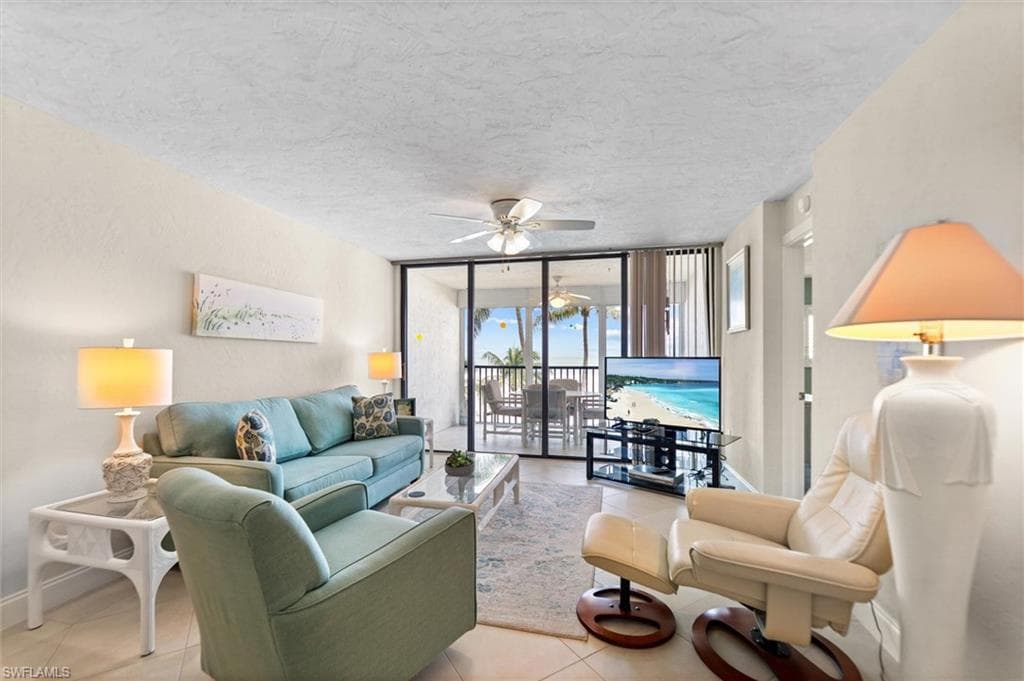 6400 Estero BLVD 301-3