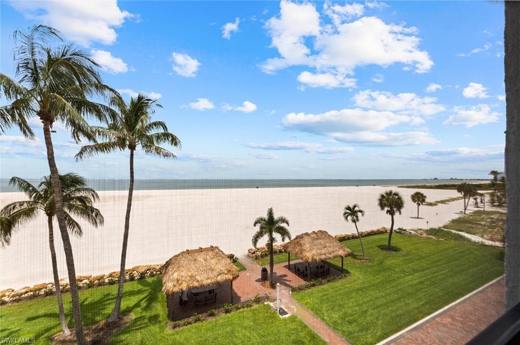 6400 Estero BLVD 301-1