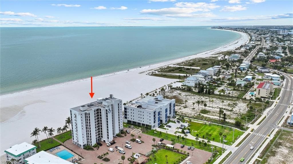 6400 Estero BLVD 301-25