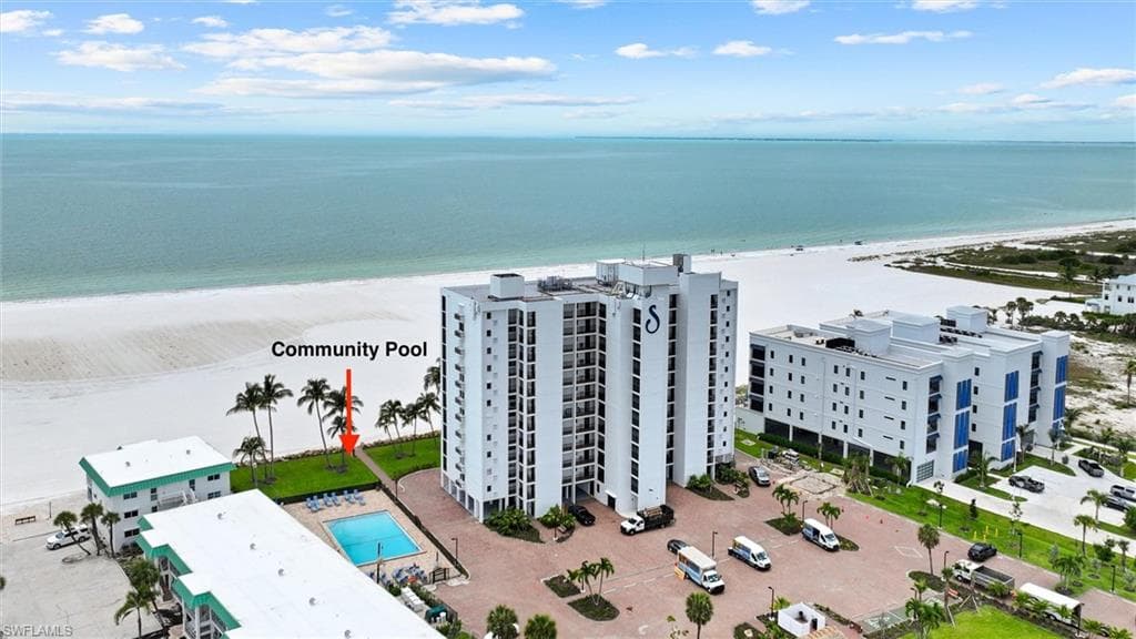 6400 Estero BLVD 301-21