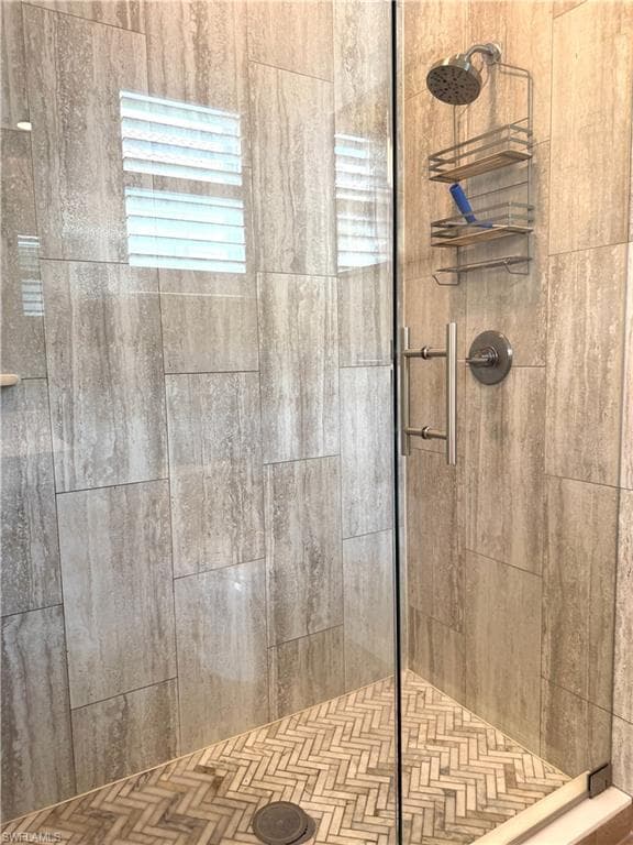 8736 Querce CT-18