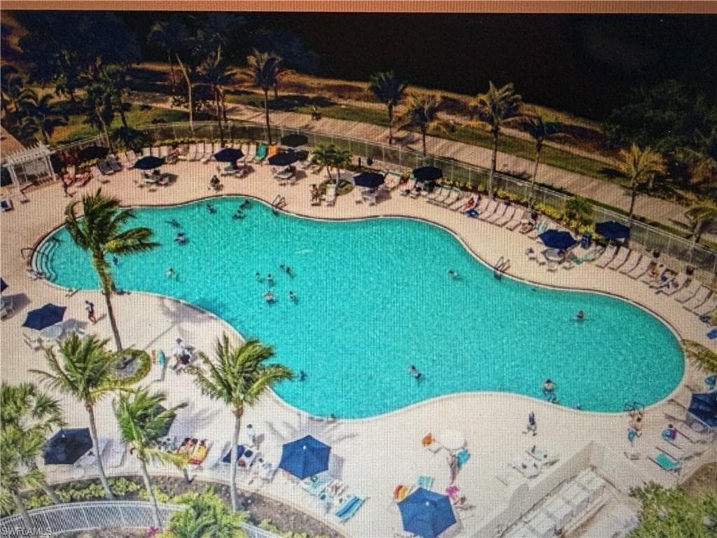 8736 Querce CT-11