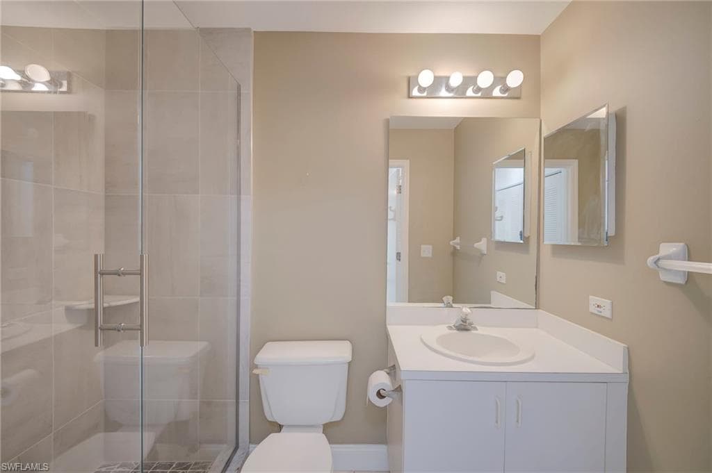 5709 Foxlake DR 208-18