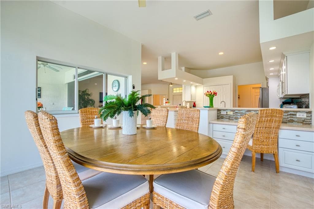 28467 Del Lago WAY-28
