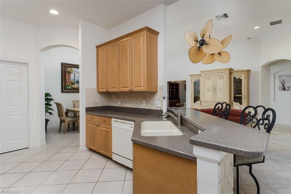 15821 Delaplata LN-13