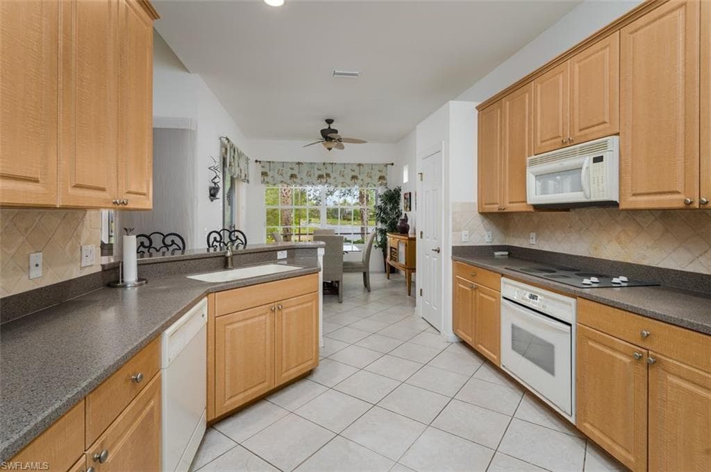 15821 Delaplata LN-12