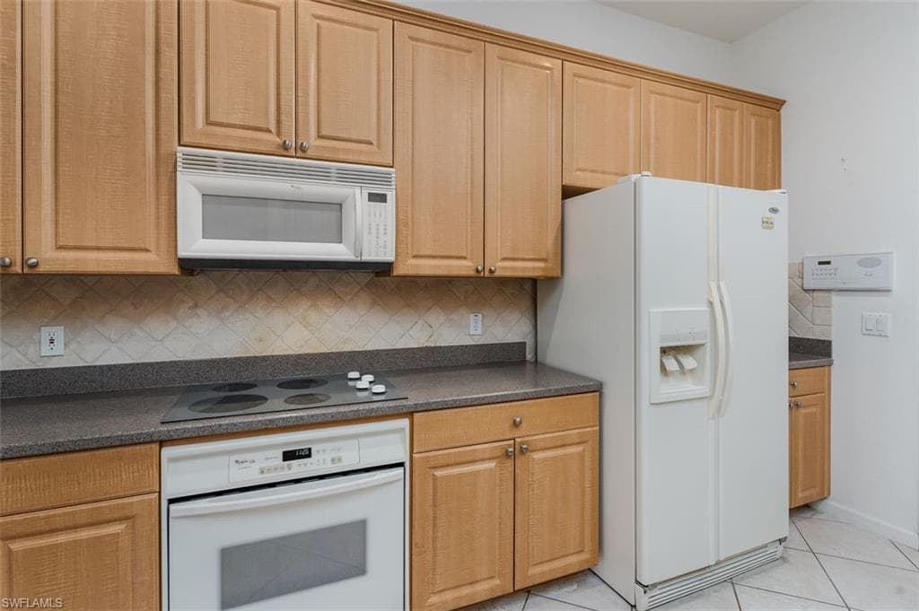 15821 Delaplata LN-14