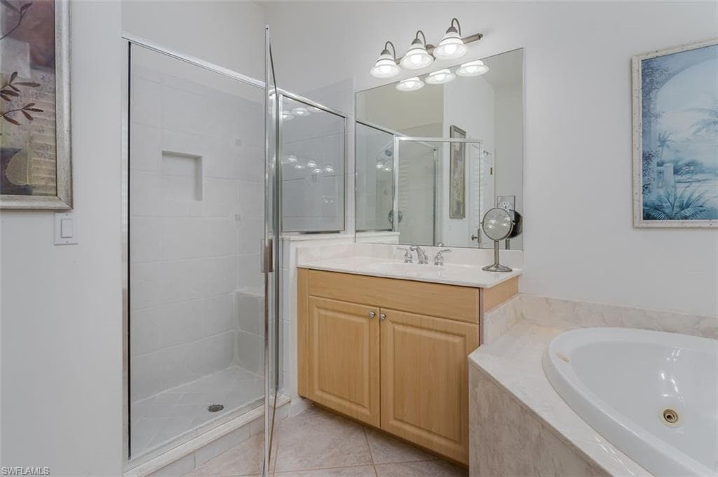 15821 Delaplata LN-18