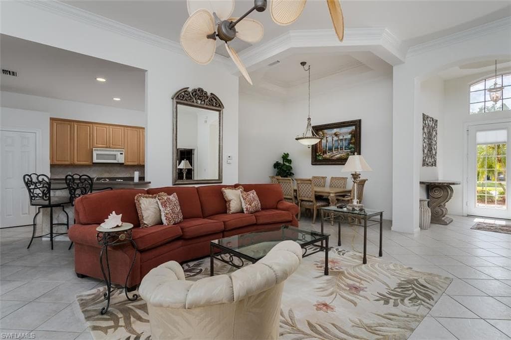 15821 Delaplata LN-8