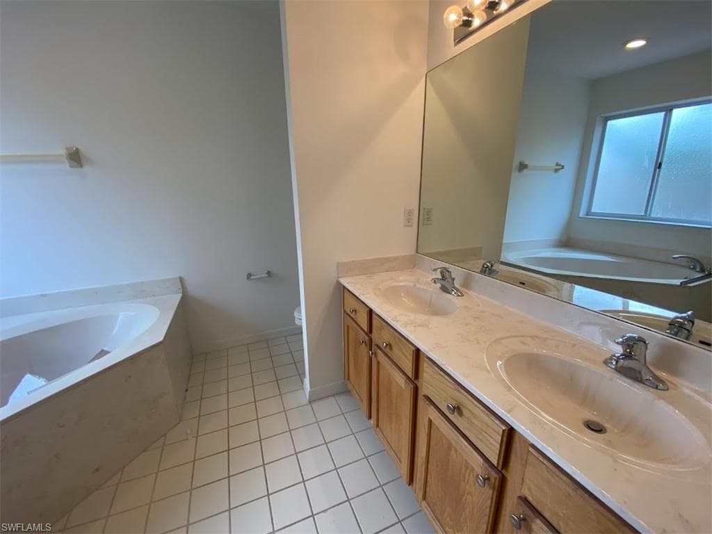 9634 Roundstone CIR-6