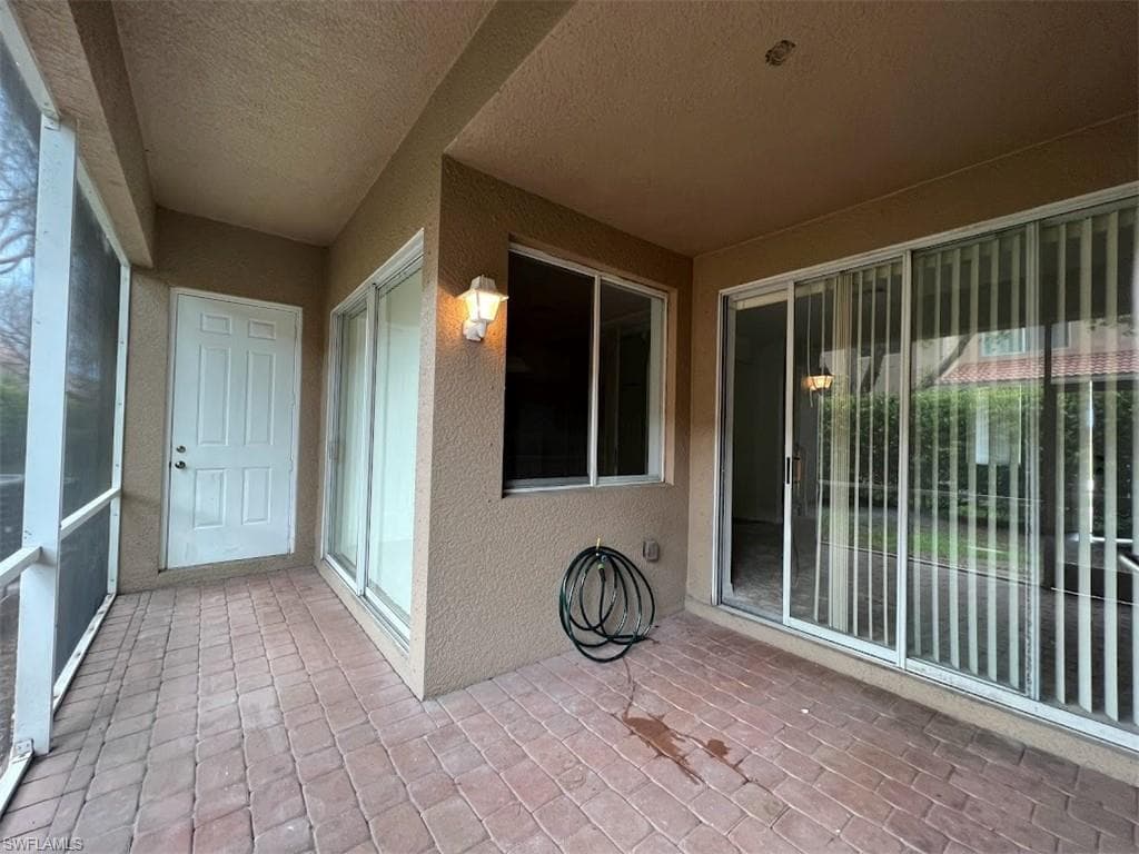 9634 Roundstone CIR-12