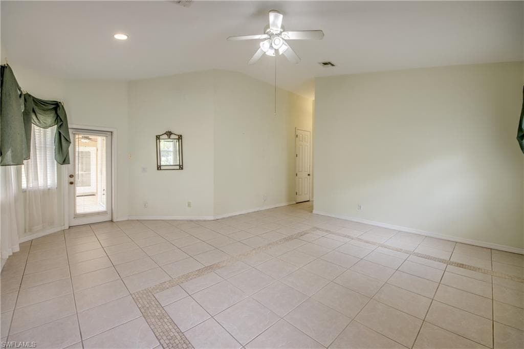 8904 Baytowne LOOP-24