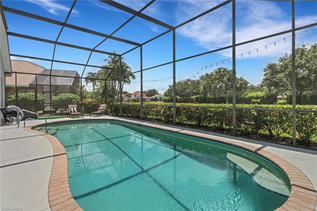 6773 Southern Oak CT-33