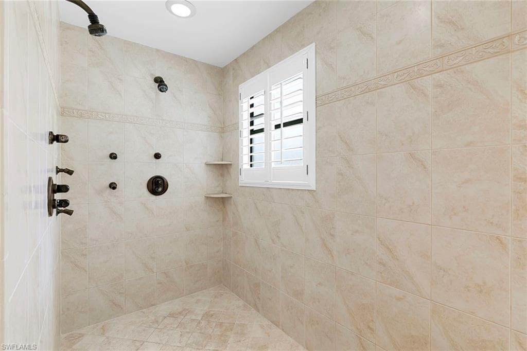 5731 Cypress Hollow WAY-19