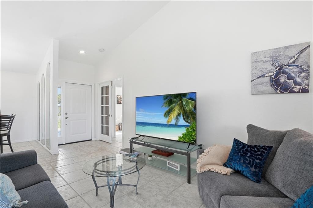 132 Bordeaux CIR-17