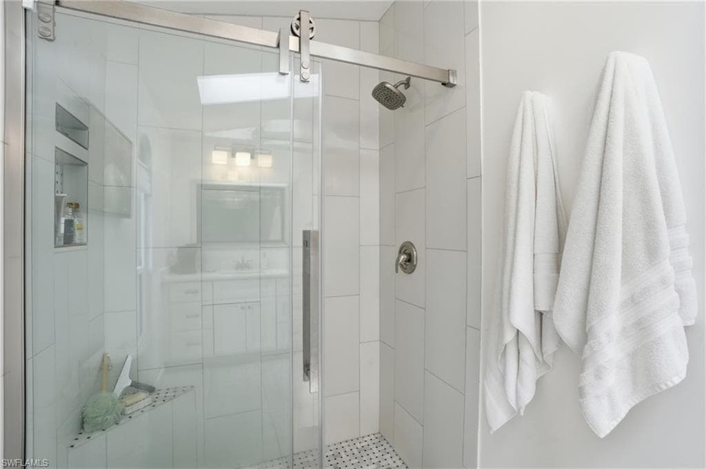 132 Bordeaux CIR-10