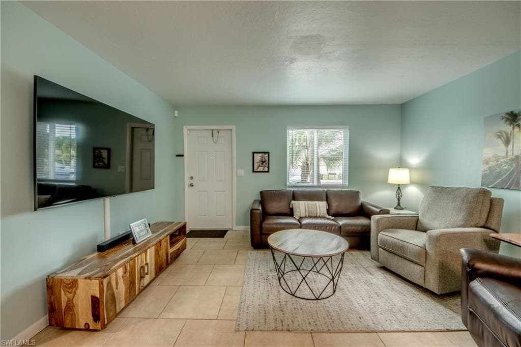 4904 Vincennes CT 108-4