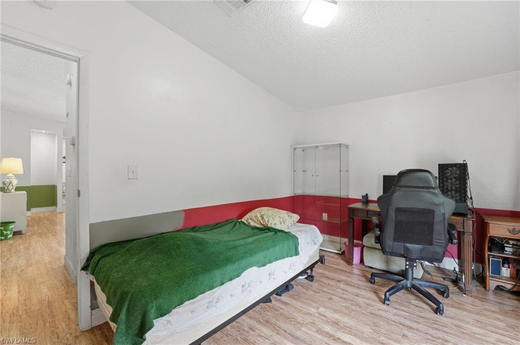 7962 Bartholomew DR-17