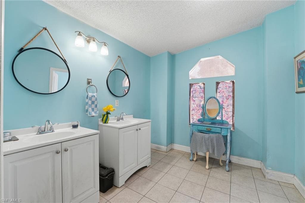 7962 Bartholomew DR-12