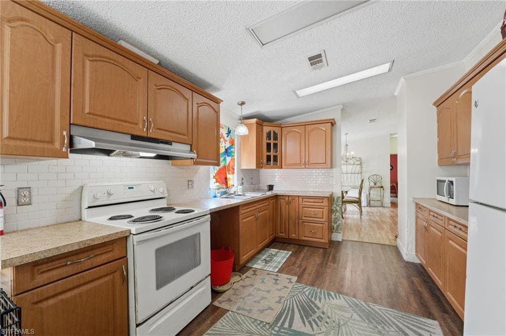 7962 Bartholomew DR-9