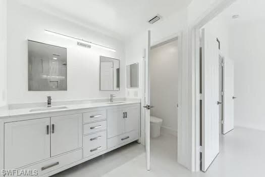 827 Hampton CIR 146-16