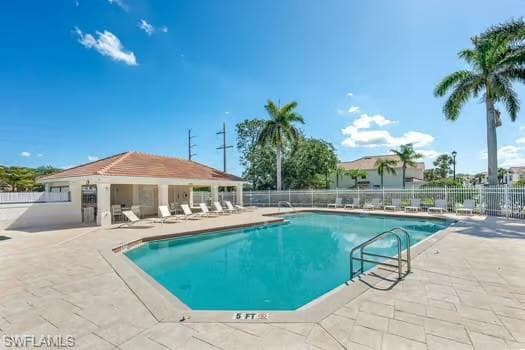827 Hampton CIR 146-24