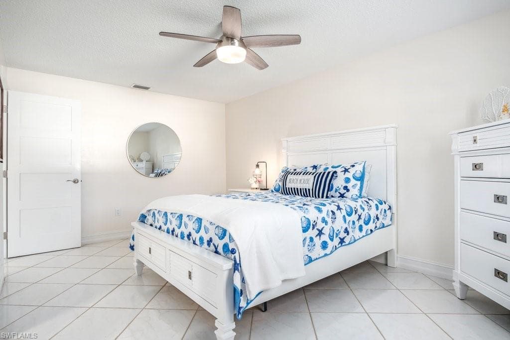 1207 Hernando ST-18