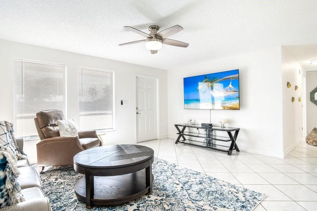 1207 Hernando ST-4
