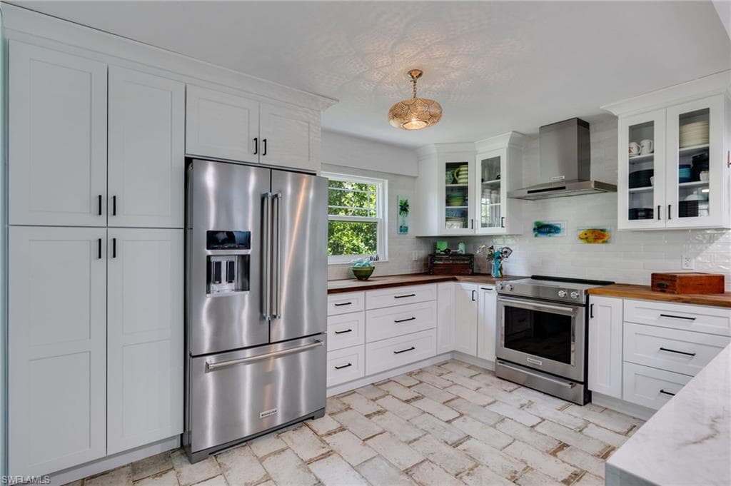 1318 Junonia ST-13
