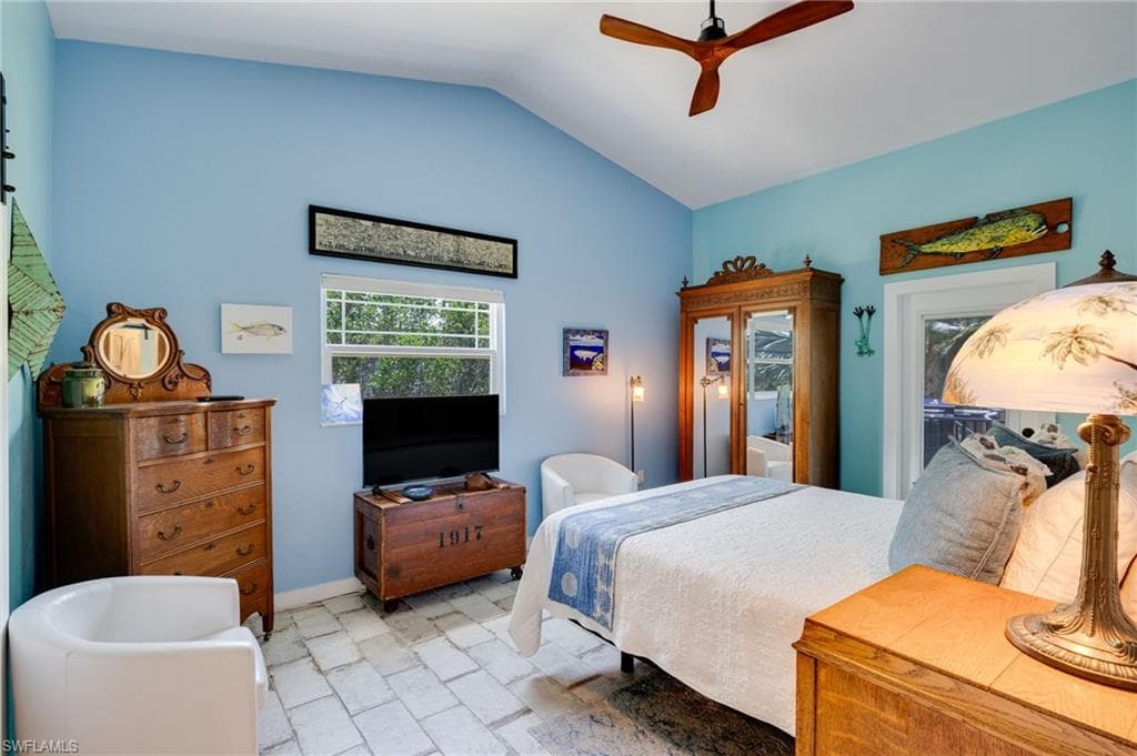 1318 Junonia ST-17