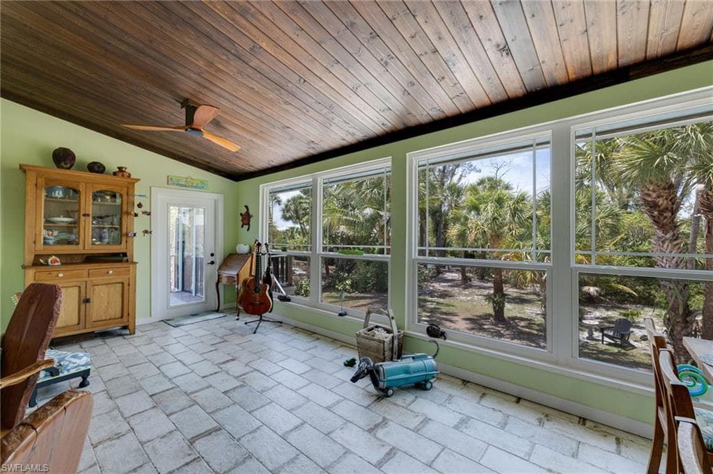 1318 Junonia ST-10