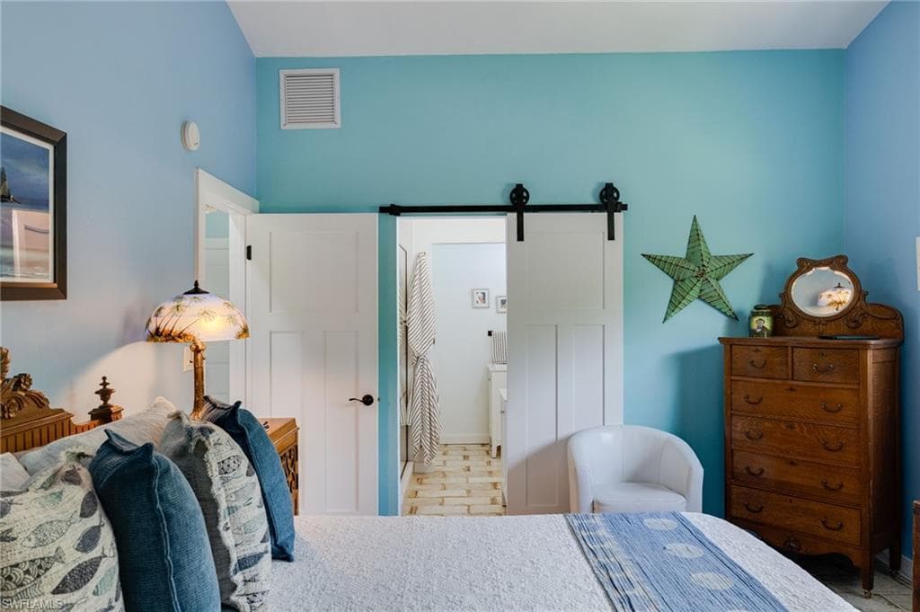 1318 Junonia ST-18