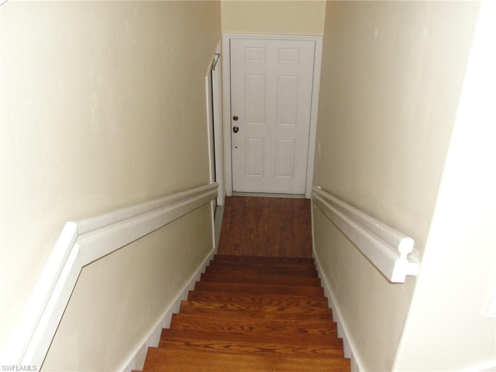 1295 Henley ST 1204-13